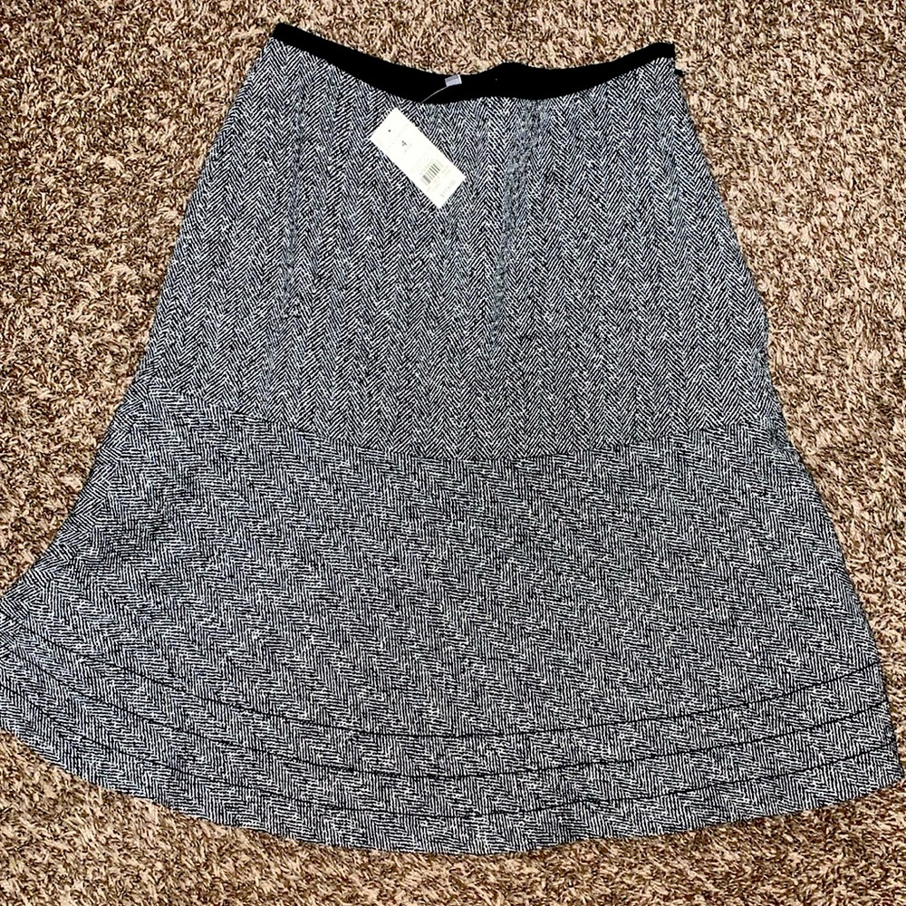Ann Taylor NWT wool skirt woman size 4 petite